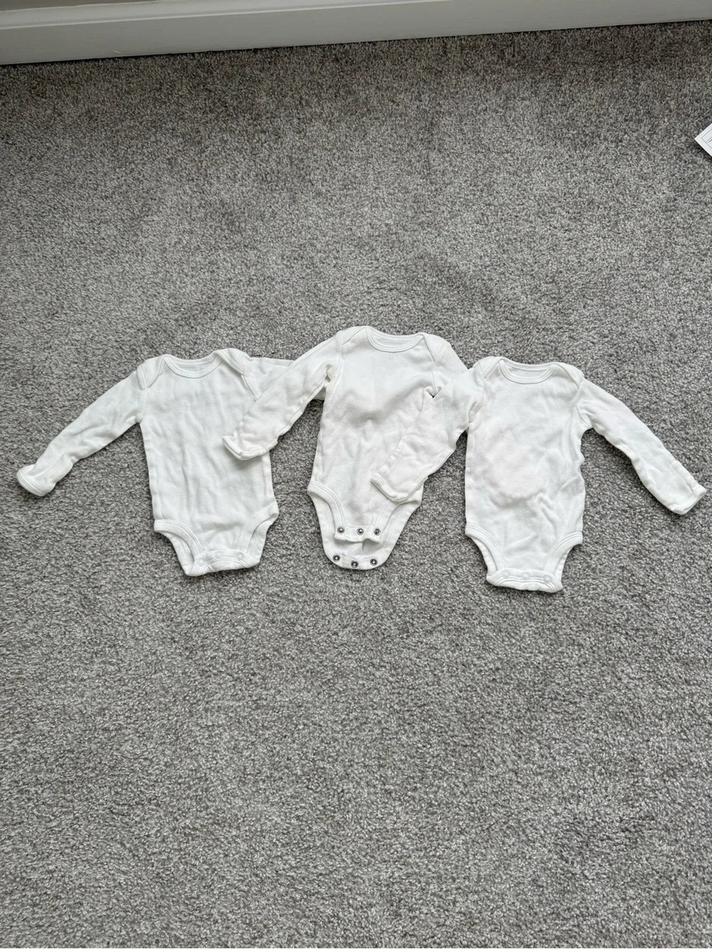 ✨Carter’s Just One You, Classic Long-Sleeve Baby Bodysuit Set of 3 in White NB✨